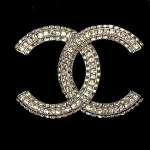 Gorgeous Authentic Rare Crystal Silver Tone Large Interlocking CC Brooch.